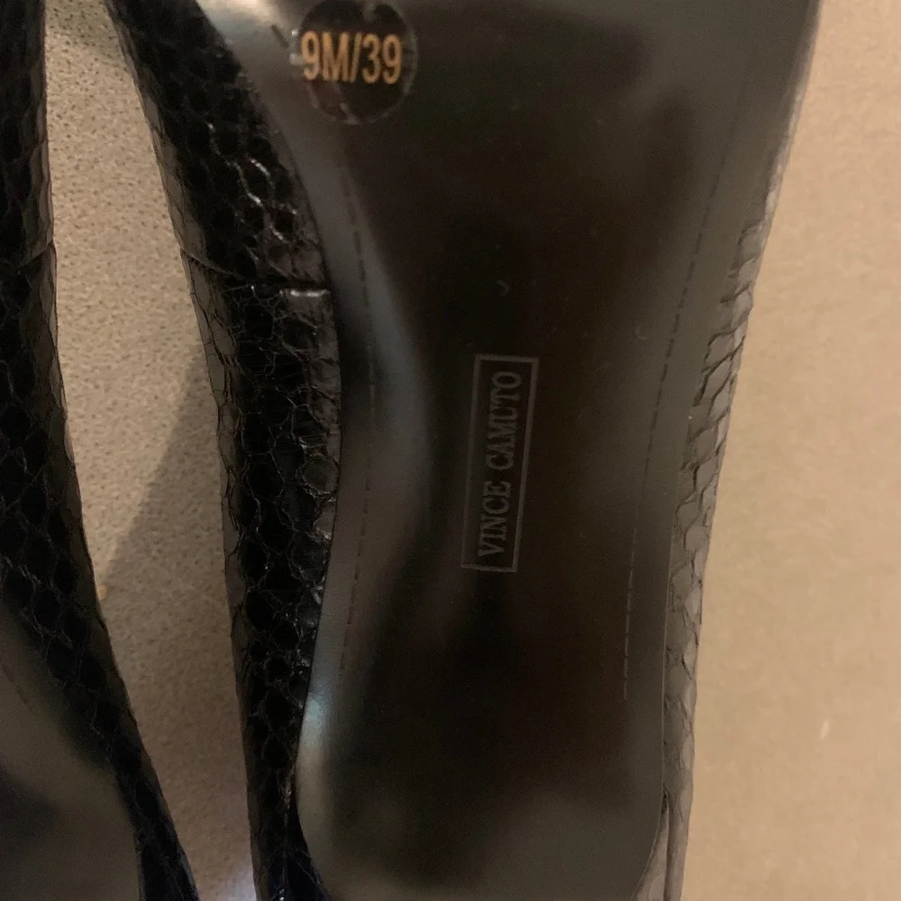 Vince Camuto Black Snakeprint Leather Pumps sz 9 M